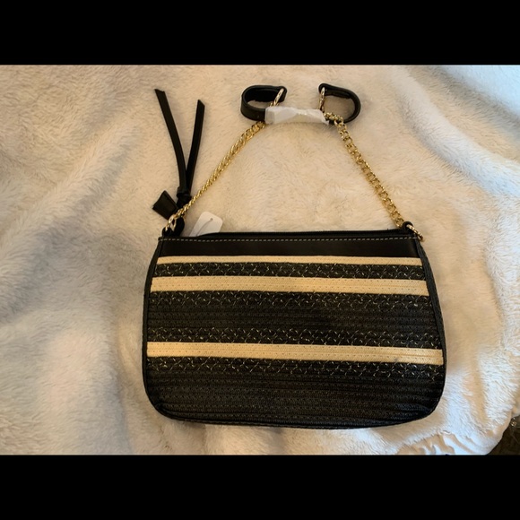 Weave Outing Shoulder Purse